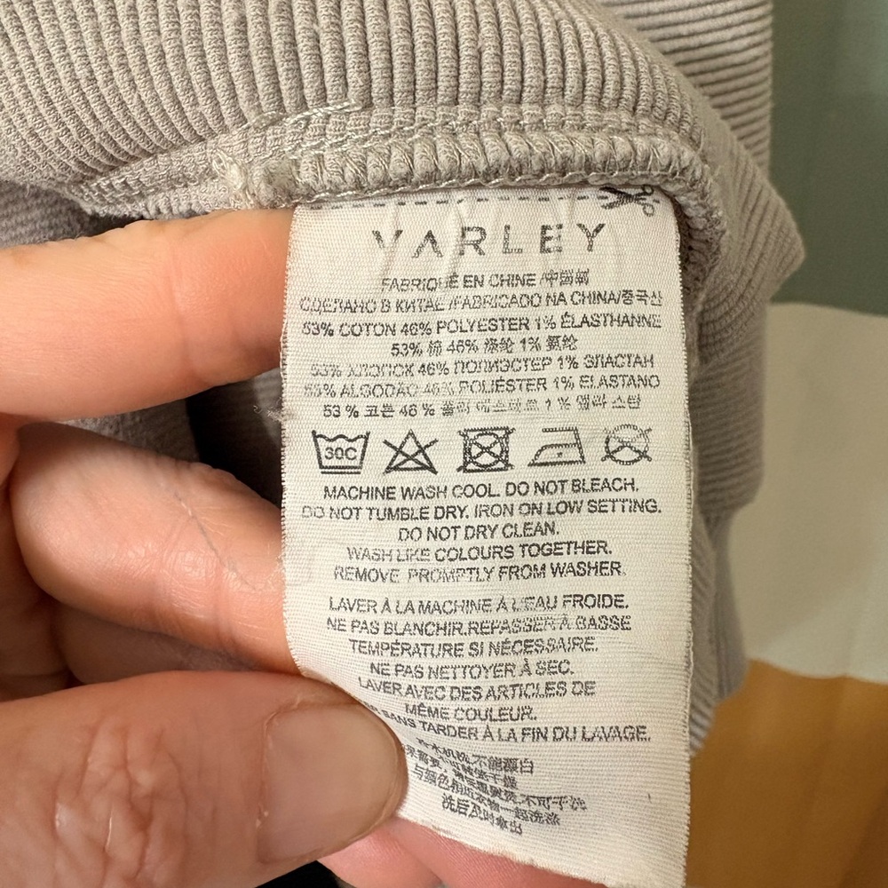 Small sweater with Side Zippers - Picture 3 of 7